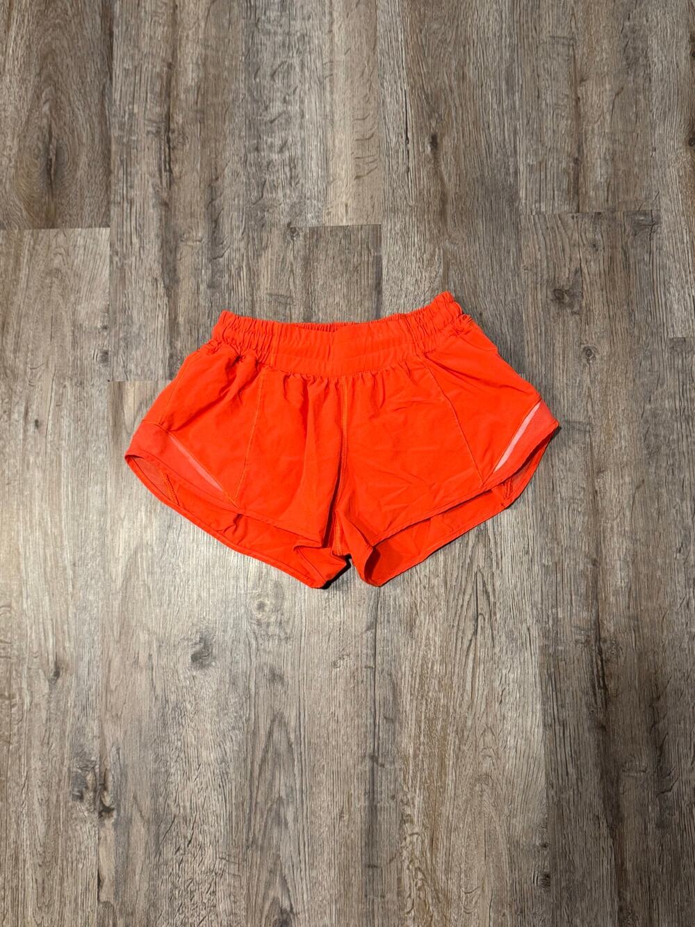 Lululemon Women’s Hotty Hot Low-Rise Short Size 4